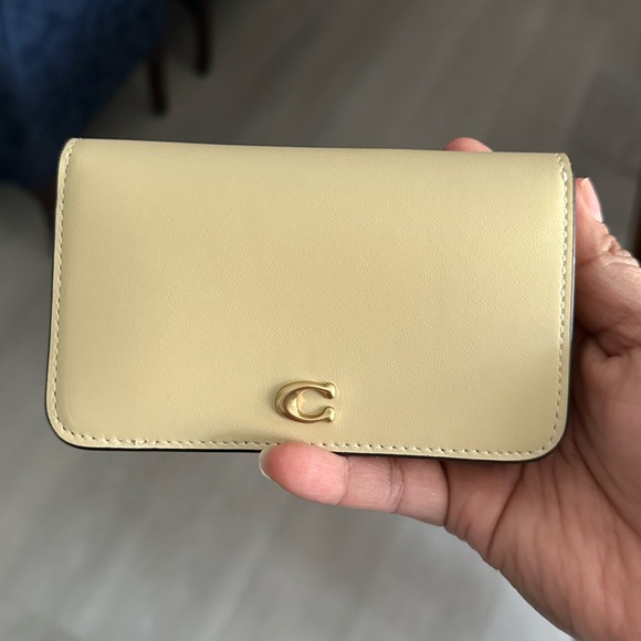 Coach Handbags - Coach Essential slim Card case